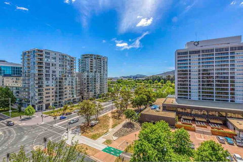 Spacious 1BR Stylish New Acton Apartment +Parking - Sunshine Coast Tourism 18