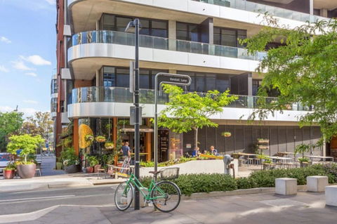 Spacious 1BR Stylish New Acton Apartment +Parking - Sunshine Coast Tourism 11