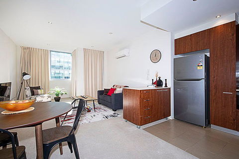 Spacious 1BR Stylish New Acton Apartment +Parking - Sunshine Coast Tourism 5