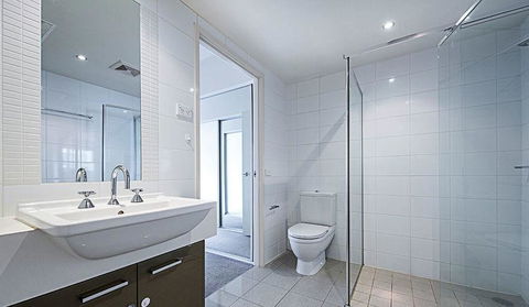 Spacious 1BR Stylish New Acton Apartment +Parking - Sunshine Coast Tourism 3