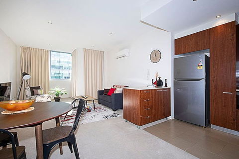 Spacious 1BR Stylish New Acton Apartment +Parking - Sunshine Coast Tourism 8