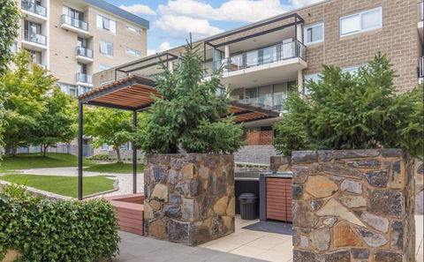 Spacious 1BR Stylish New Acton Apartment +Parking - Sunshine Coast Tourism 1