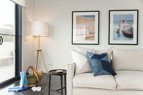 Mollymook Beachfront Penthouse 9 - Sunshine Coast Tourism 8