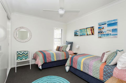 Mollymook Beachfront Penthouse 9 - Sunshine Coast Tourism 6