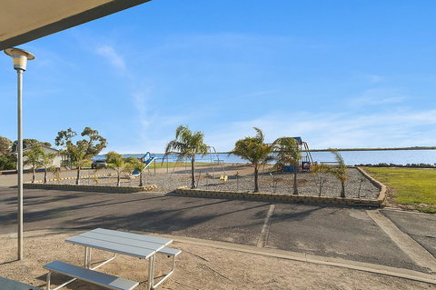 Port Broughton Tourist Park - Holiday Sunshine Coast 38