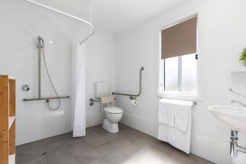 Victor Harbor Holiday Park - Sunshine Coast Tourism 13