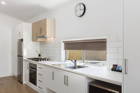 Victor Harbor Holiday Park - Sunshine Coast Tourism 17