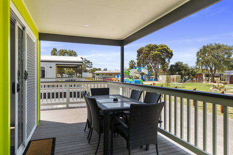 Victor Harbor Holiday Park - Sunshine Coast Tourism 21