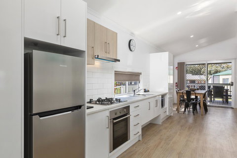 Victor Harbor Holiday Park - Sunshine Coast Tourism 16