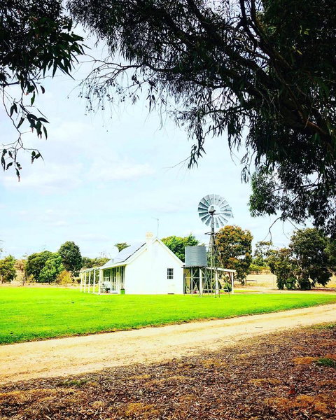 The Lake House Retreat - Sunshine Coast Tourism 9