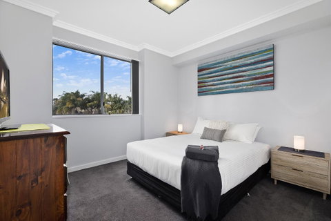 Lakeside Waterfront Apartment The Entrance - Sunshine Coast Tourism 7