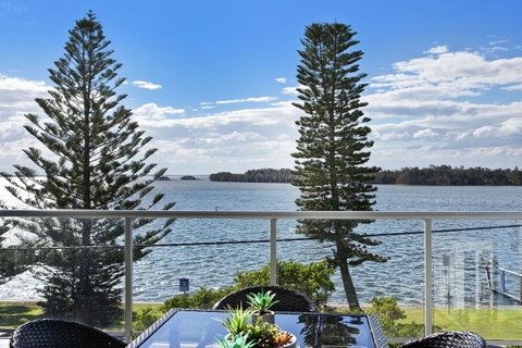 Lakeside Waterfront Apartment The Entrance - Sunshine Coast Tourism 29