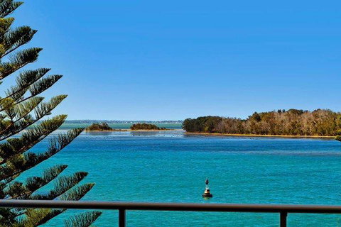 Lakeside Waterfront Apartment The Entrance - Sunshine Coast Tourism 34
