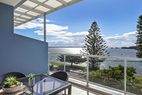 Lakeside Waterfront Apartment The Entrance - Sunshine Coast Tourism 31
