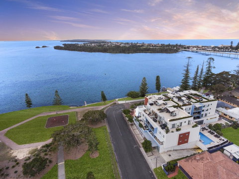 Lakeside Waterfront Apartment The Entrance - Sunshine Coast Tourism 17