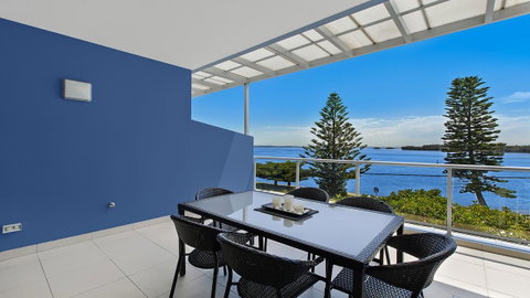 Lakeside Waterfront Apartment The Entrance - Sunshine Coast Tourism 32