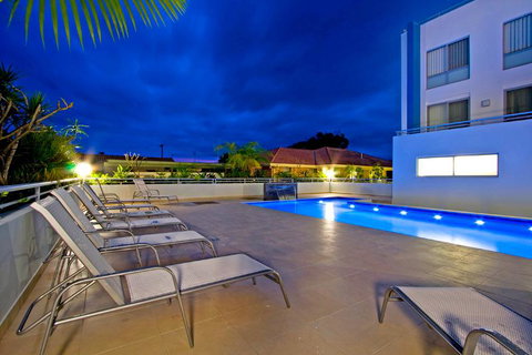 Lakeside Waterfront Apartment The Entrance - Sunshine Coast Tourism 15