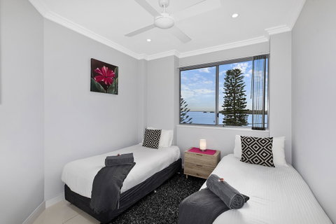 Lakeside Waterfront Apartment The Entrance - Sunshine Coast Tourism 9