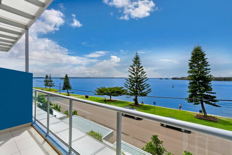 Lakeside Waterfront Apartment The Entrance - Sunshine Coast Tourism 33