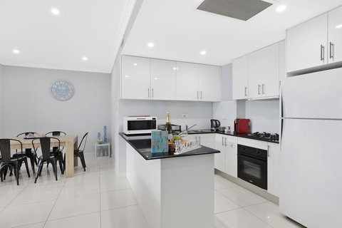 Lakeside Waterfront Apartment The Entrance - Sunshine Coast Tourism 2