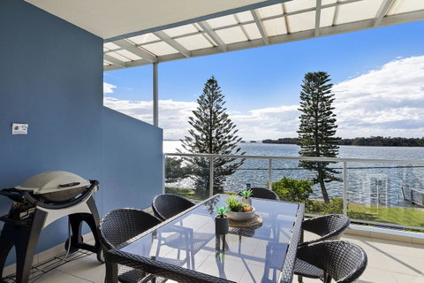 Lakeside Waterfront Apartment The Entrance - Sunshine Coast Tourism 30