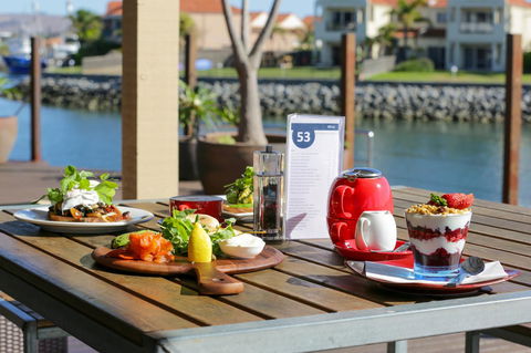 Marina Hotel - Holiday Sunshine Coast 40