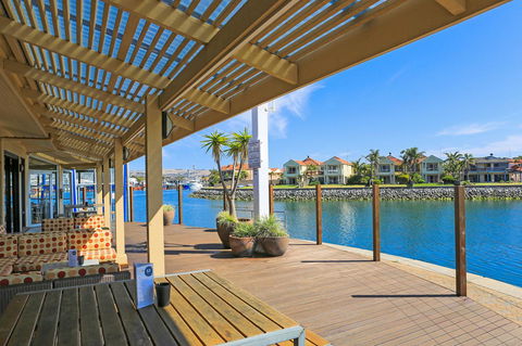 Marina Hotel - Holiday Sunshine Coast 38