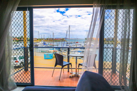 Marina Hotel - Holiday Sunshine Coast 29