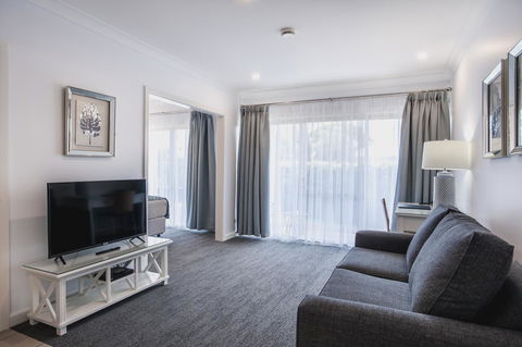 Marina Hotel - Holiday Sunshine Coast 24