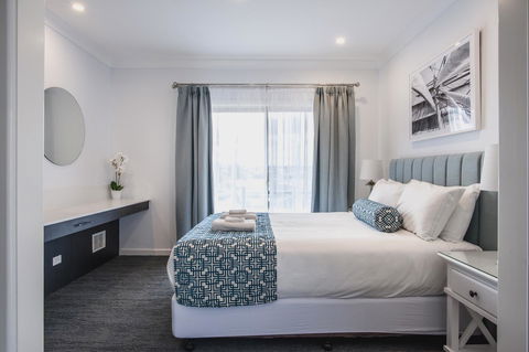 Marina Hotel - Holiday Sunshine Coast 7