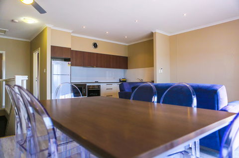 Marina Hotel - Holiday Sunshine Coast 33