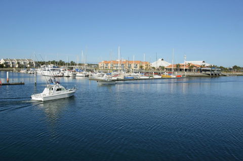 Marina Hotel - Holiday Sunshine Coast 39