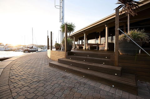 Marina Hotel - Holiday Sunshine Coast 37