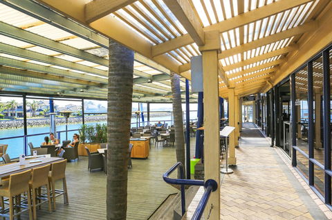 Marina Hotel - Holiday Sunshine Coast 44