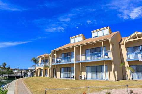 Marina Hotel - Holiday Sunshine Coast 28