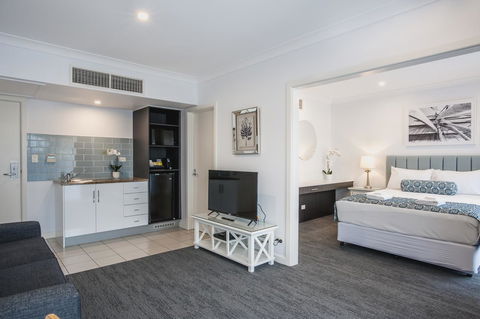 Marina Hotel - Holiday Sunshine Coast 26