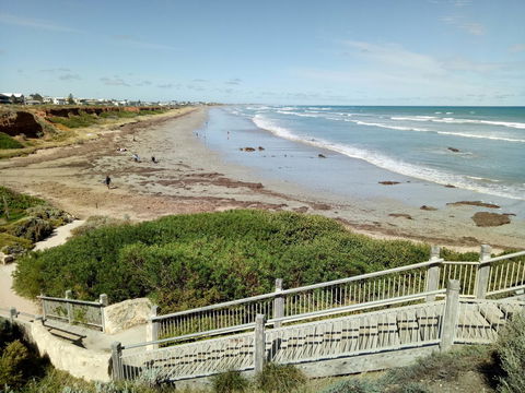 Driftwood On Dover - Sunshine Coast Tourism 0