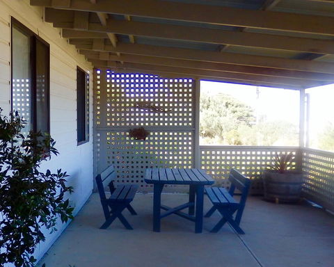 Driftwood On Dover - Sunshine Coast Tourism 2