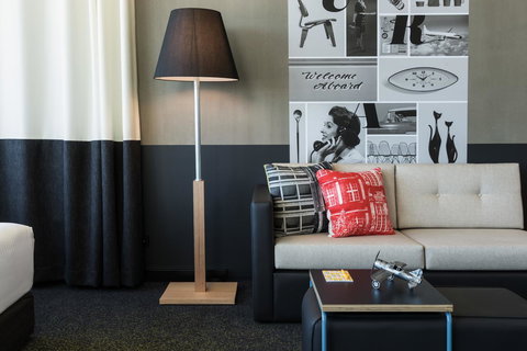 Atura Adelaide Airport - Sunshine Coast Tourism 2