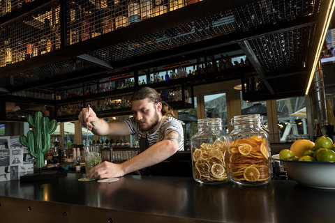 Atura Adelaide Airport - Sunshine Coast Tourism 21