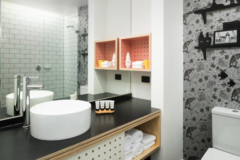 Atura Adelaide Airport - Sunshine Coast Tourism 3