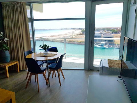 Ocean View Luxury Apartment & Suite - Holiday Sunshine Coast 5