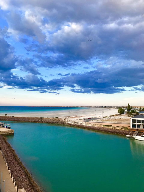 Ocean View Luxury Apartment & Suite - Holiday Sunshine Coast 0