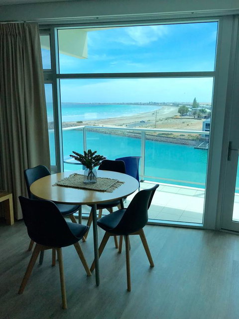 Ocean View Luxury Apartment & Suite - Holiday Sunshine Coast 22