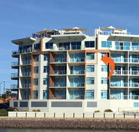Wallaroo Marina Waterfront Luxe Apartment - Holiday Sunshine Coast