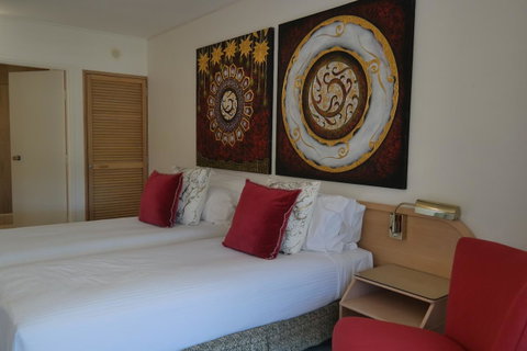 Pacific Bay Resort - Sunshine Coast Tourism 5