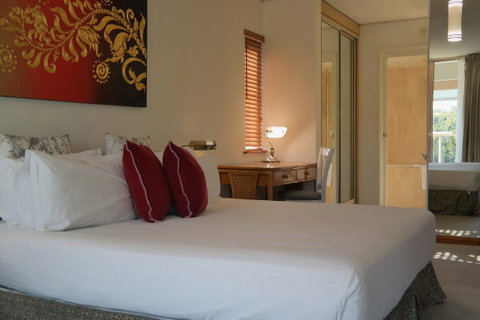 Pacific Bay Resort - Sunshine Coast Tourism 2