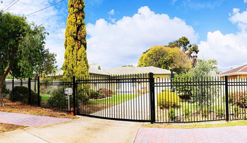 Beautiful Garden House - Holiday Sunshine Coast 7