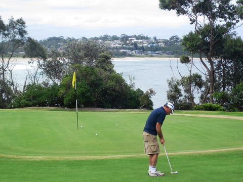 Mollymook Beach Waterfront - Sunshine Coast Tourism 18