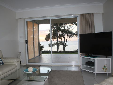 Mollymook Beach Waterfront - Sunshine Coast Tourism 12